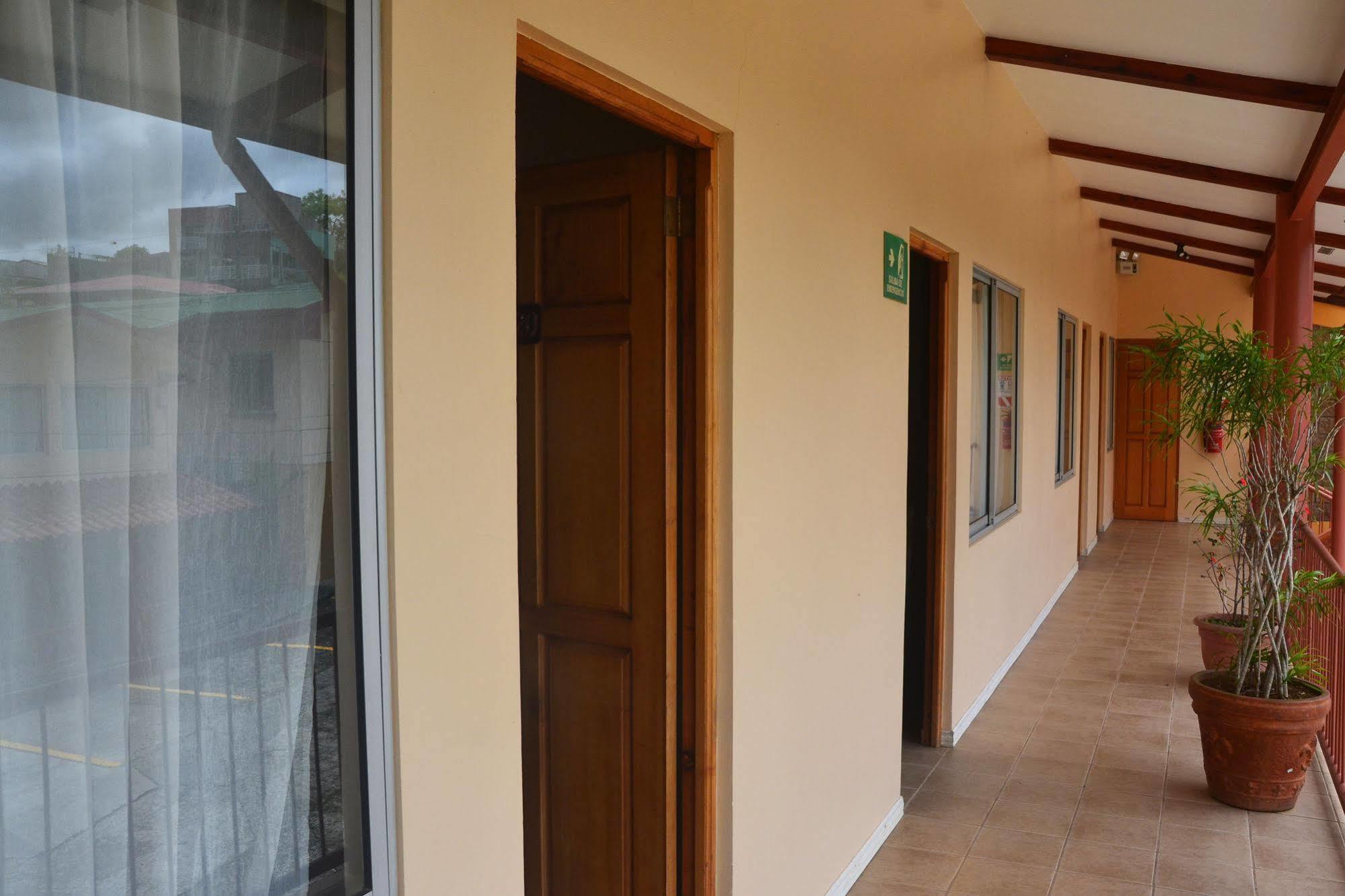 Hotel La Villa Quesada  Zewnętrze zdjęcie